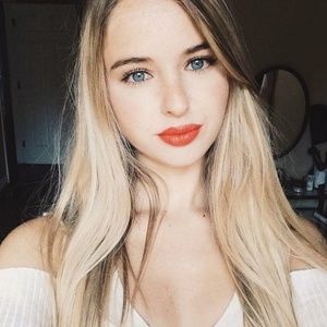 Meet your Posher, Arielle